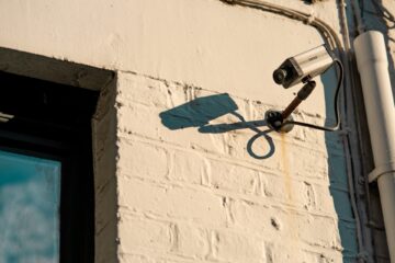 Övervakningskameror för Hemmet: Tips för Installation och integritet